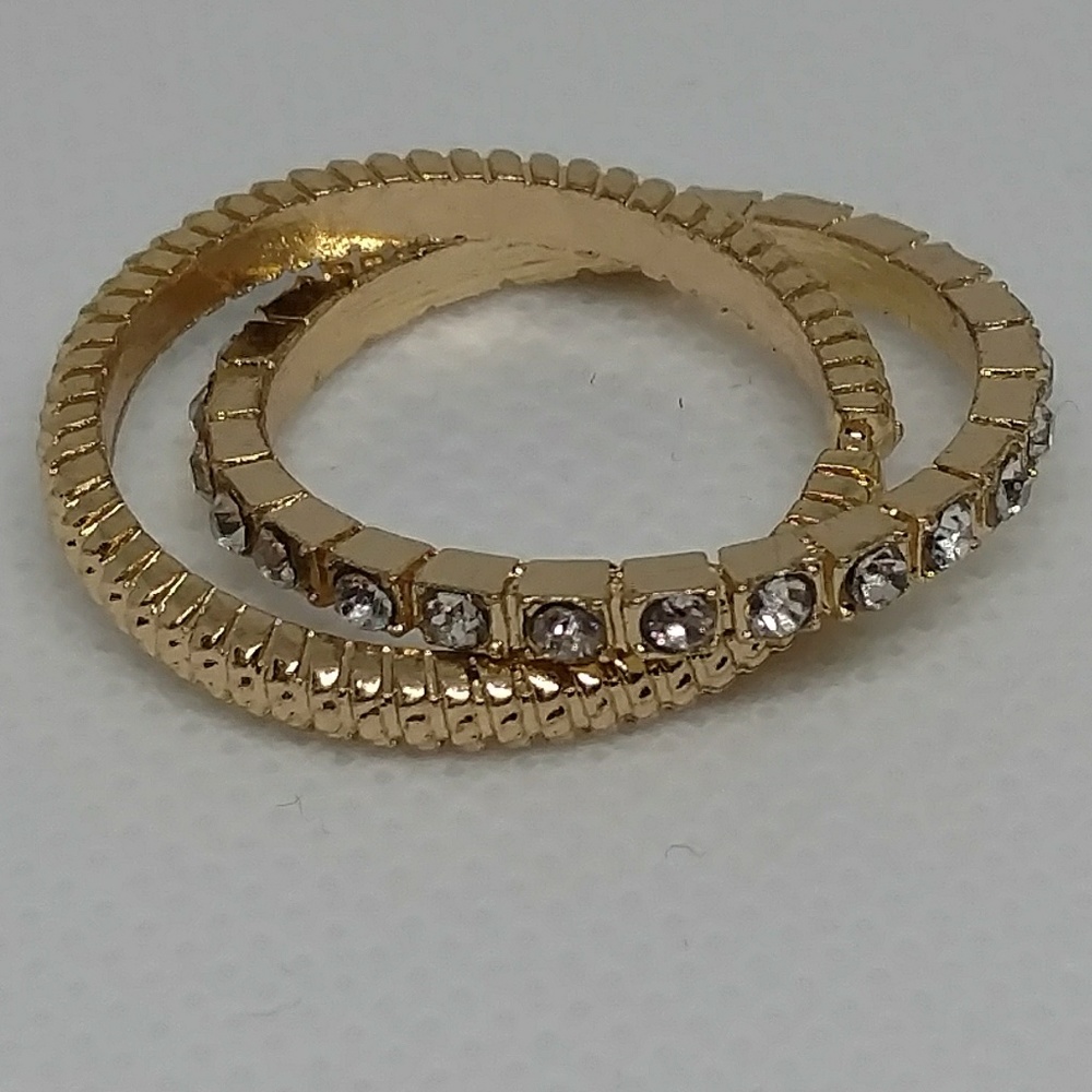 Interlocking gold tone bands size 7.5
